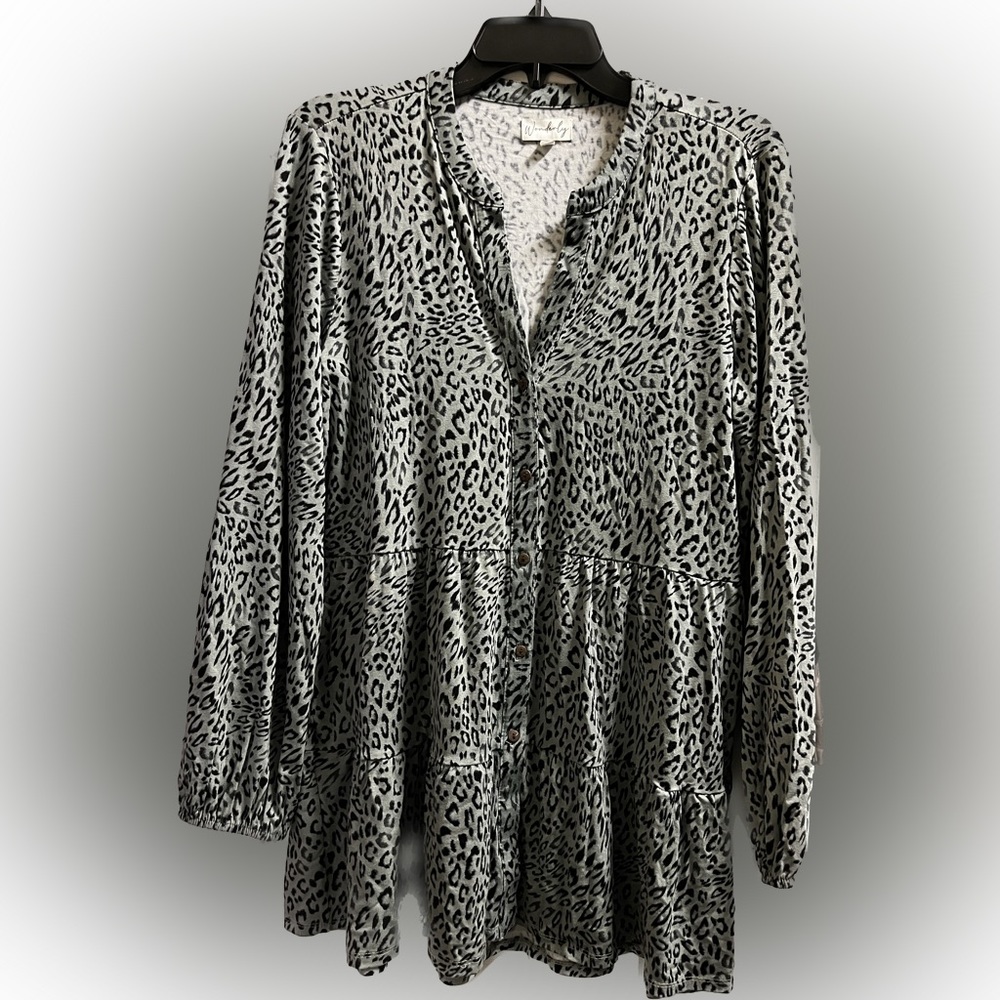 Beautiful top, large, olive green with black cheetah print long sleeve top. NWOT